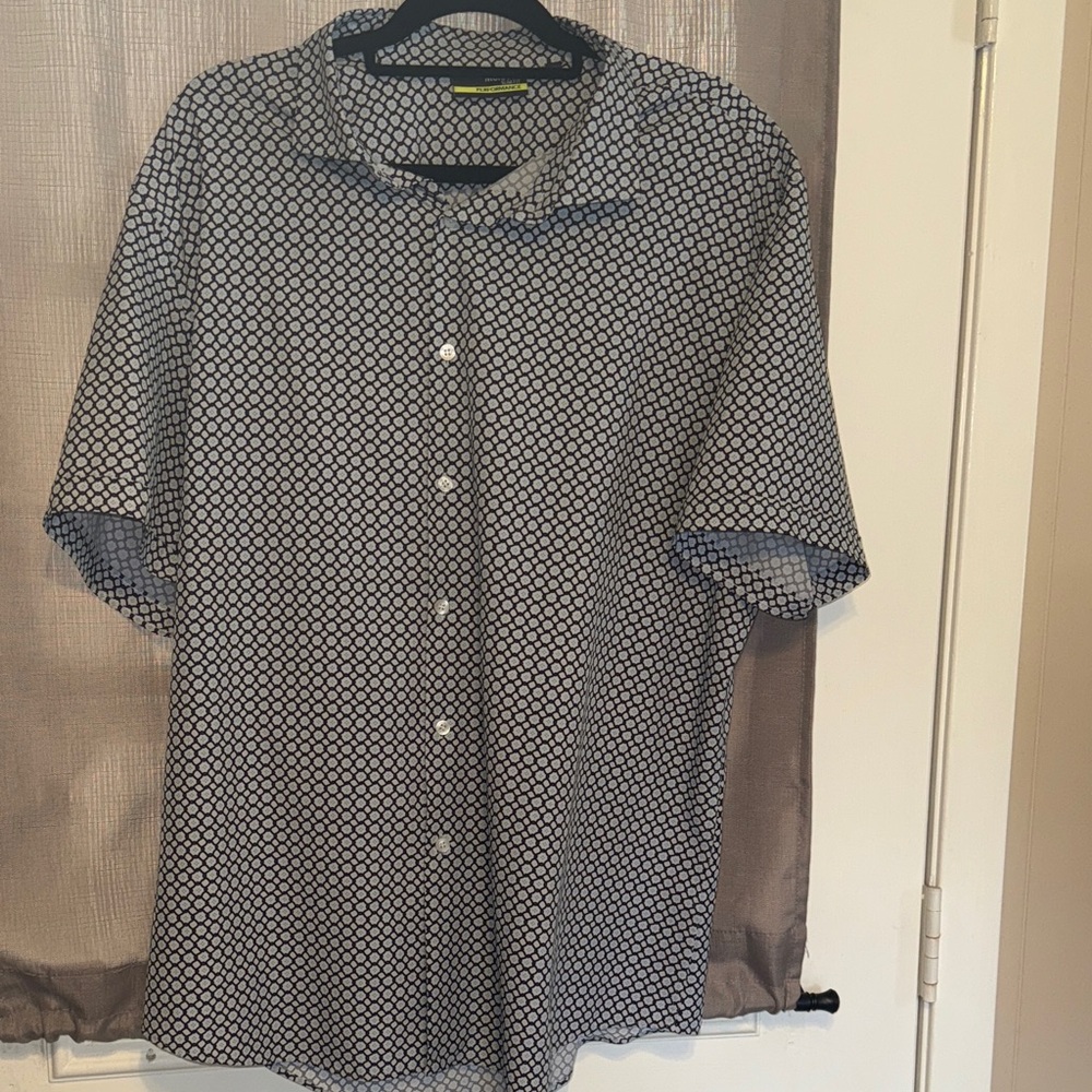 Murano Black and White Geometric Button Down Shirt